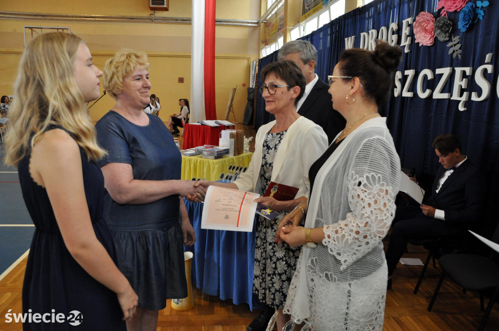 Pożegnanie absolwentów w SP 8