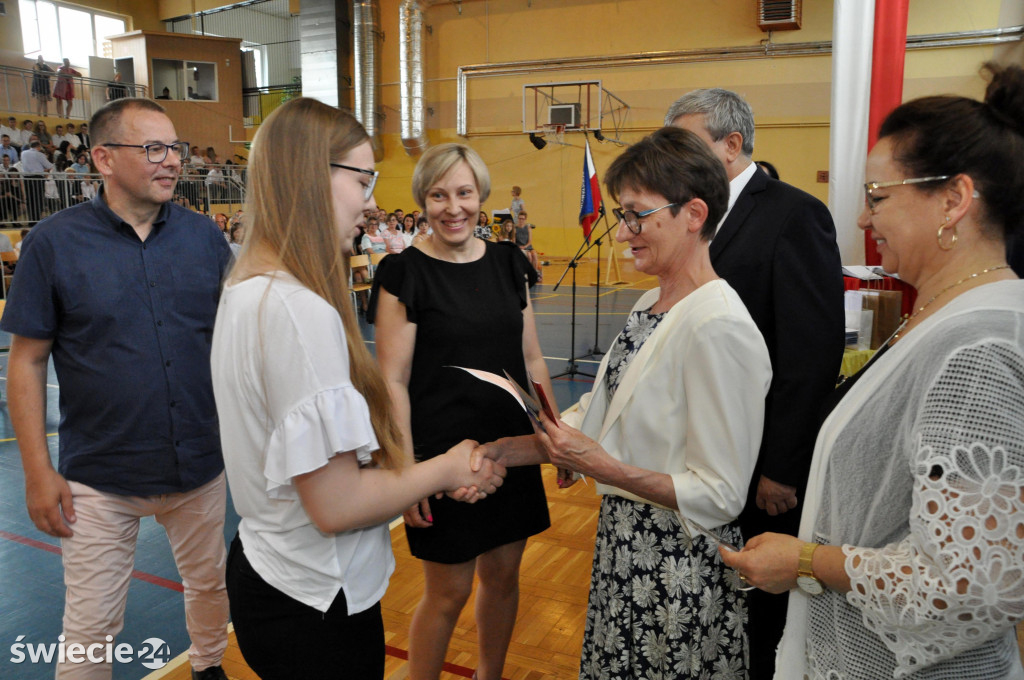 Pożegnanie absolwentów w SP 8