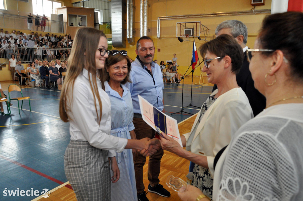 Pożegnanie absolwentów w SP 8
