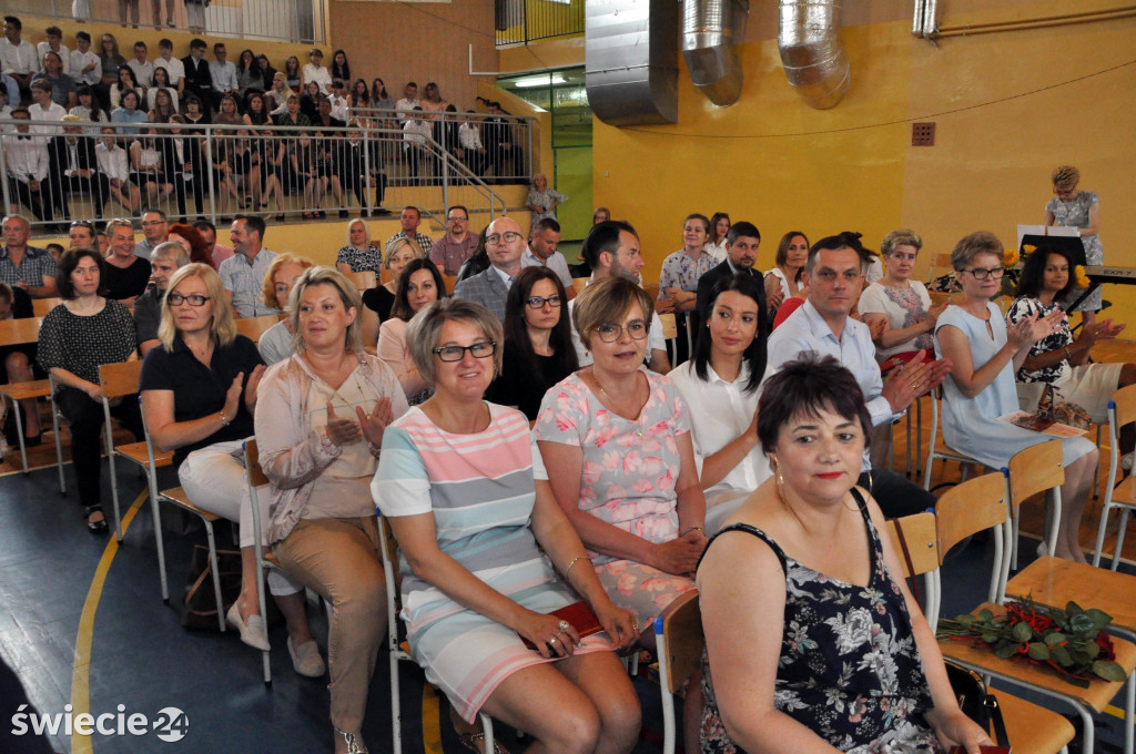 Pożegnanie absolwentów w SP 8