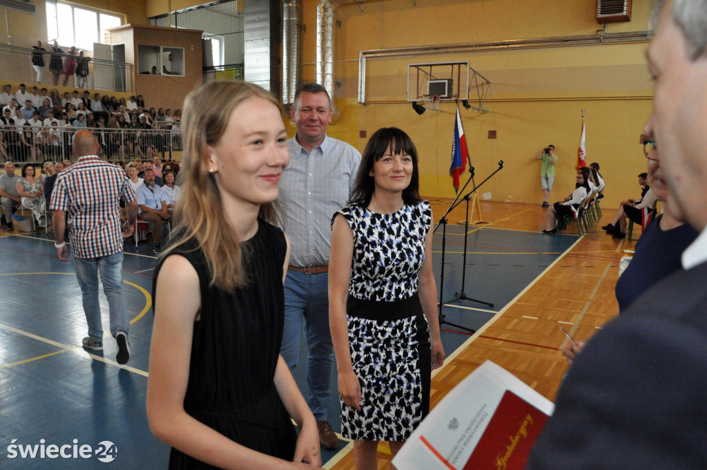 Pożegnanie absolwentów w SP 8