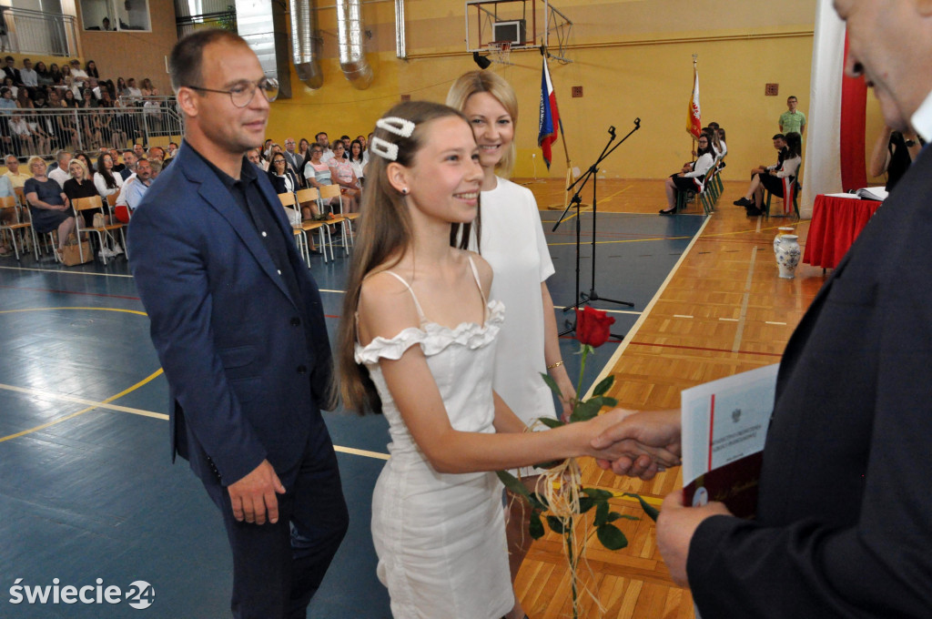 Pożegnanie absolwentów w SP 8