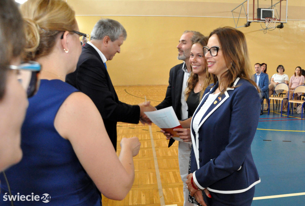 Pożegnanie absolwentów w SP 8