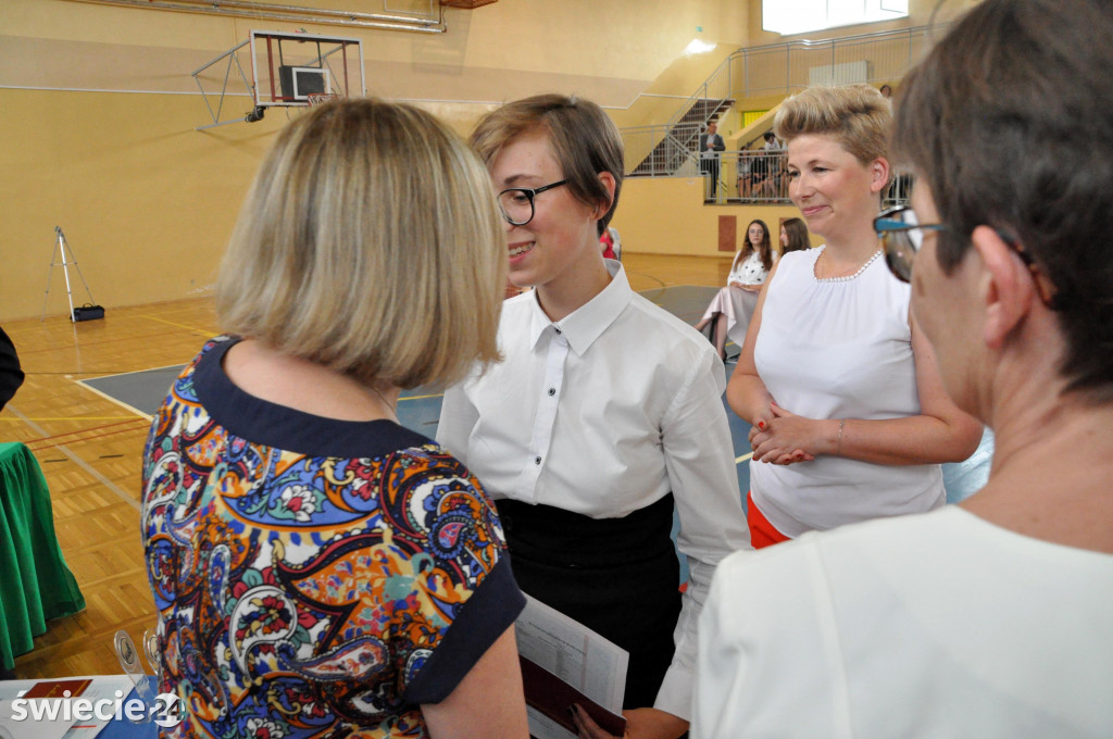 Pożegnanie absolwentów w SP 8