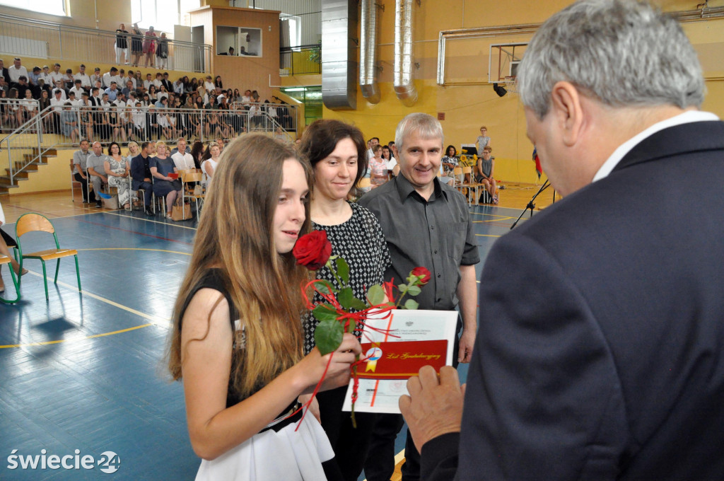 Pożegnanie absolwentów w SP 8