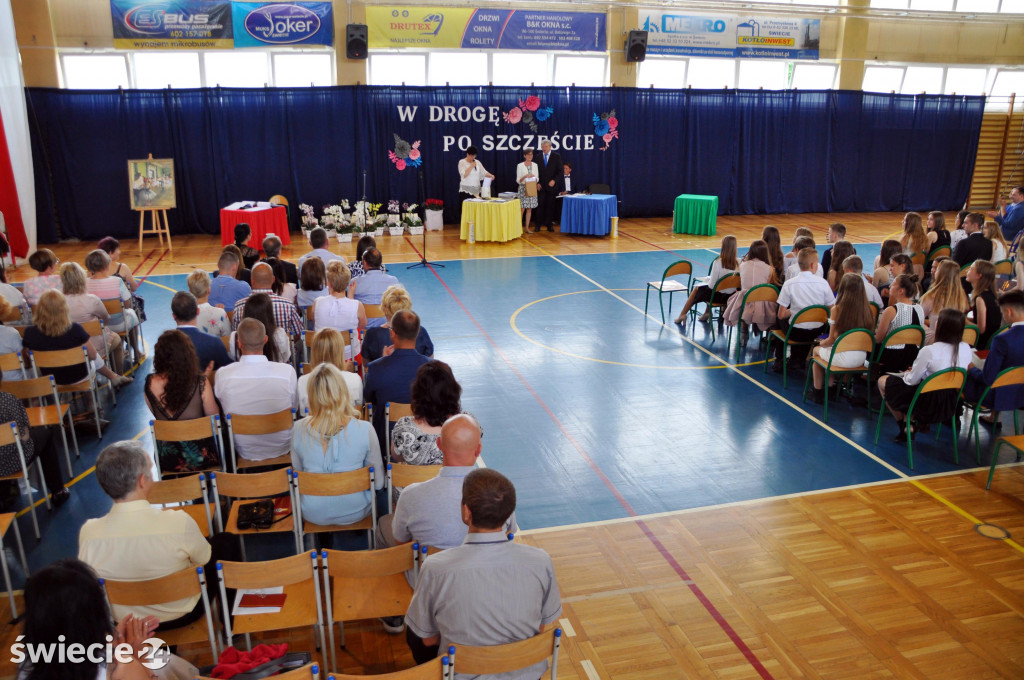 Pożegnanie absolwentów w SP 8