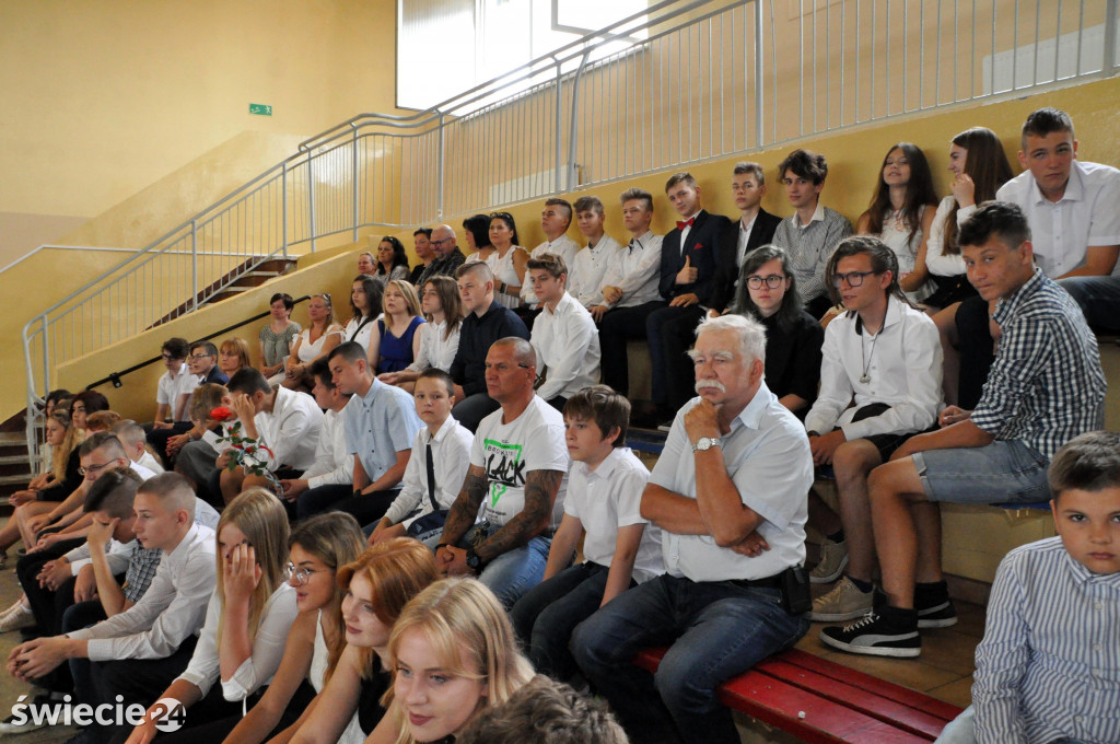 Pożegnanie absolwentów w SP 8