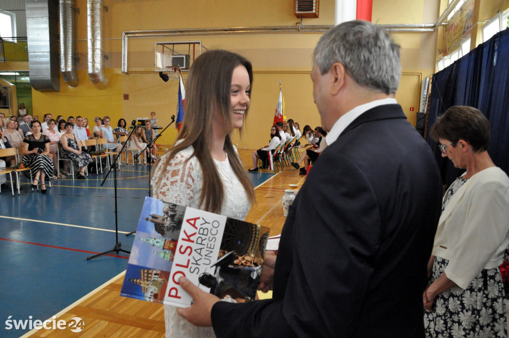 Pożegnanie absolwentów w SP 8