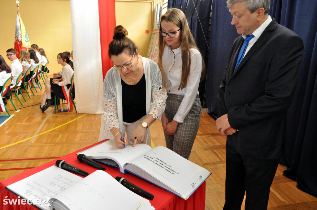 Pożegnanie absolwentów w SP 8