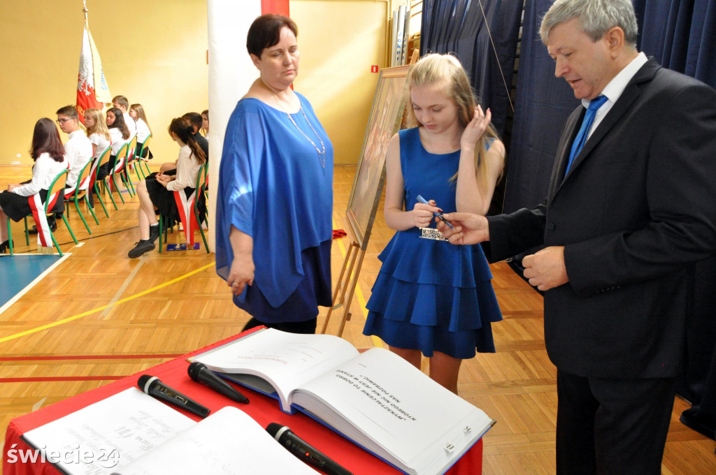 Pożegnanie absolwentów w SP 8