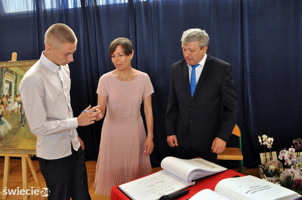Pożegnanie absolwentów w SP 8