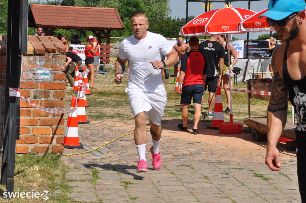 Siłacze i siłaczki rywalizowali pod zamkiem