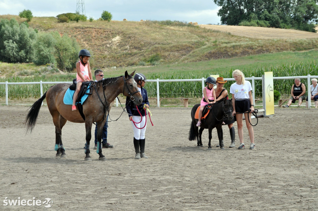 Zawody jeździeckie w stadninie Zaplątani