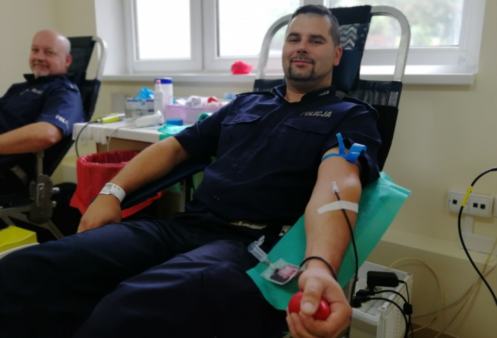 Policjanci oddali krew dla chorego kolegi