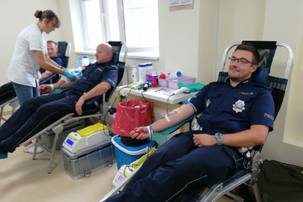 Policjanci oddali krew dla chorego kolegi