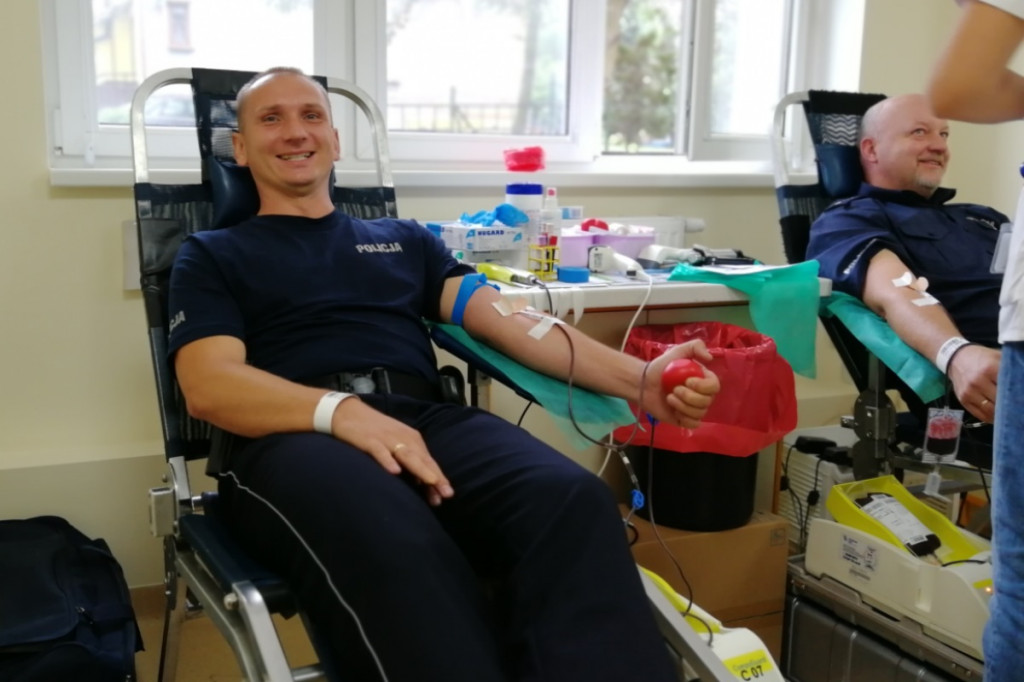 Policjanci oddali krew dla chorego kolegi