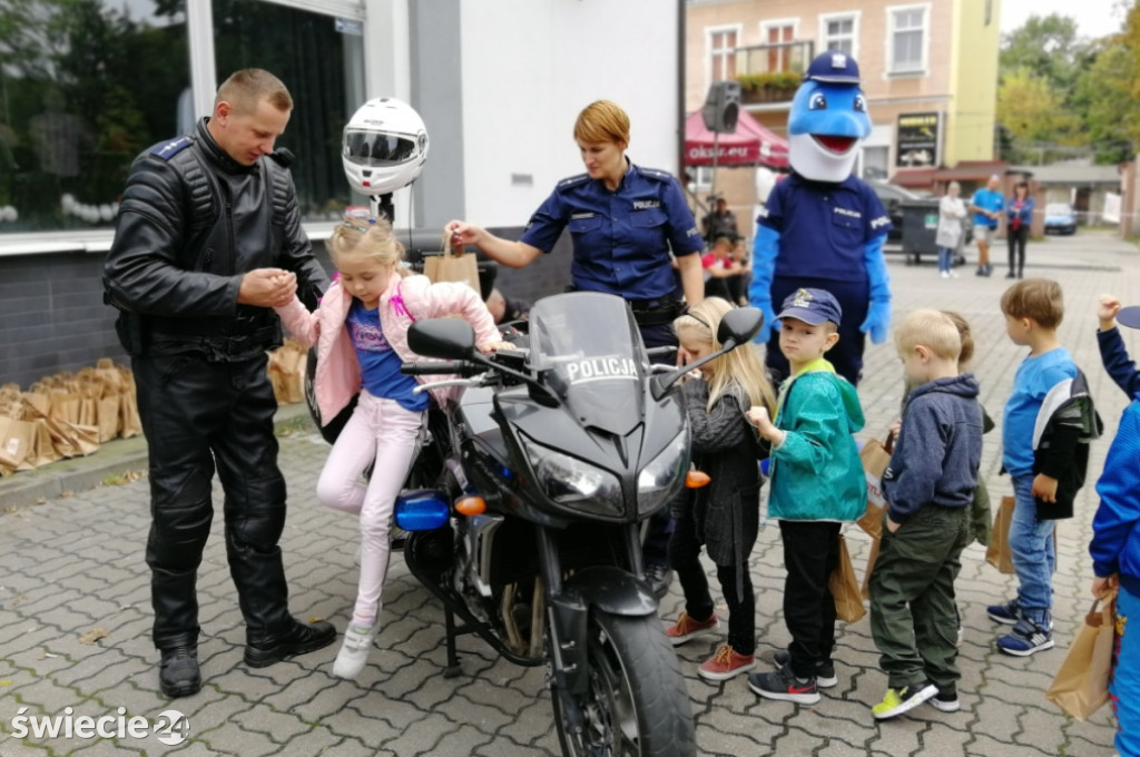 Polfinek i dzieci na pikniku GTU