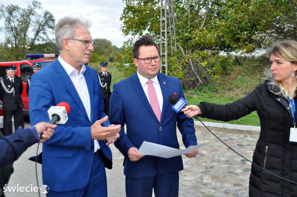 Kandydaci PiS przekazali czeki dla OSP
