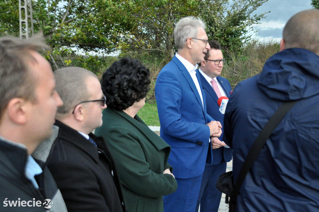 Kandydaci PiS przekazali czeki dla OSP