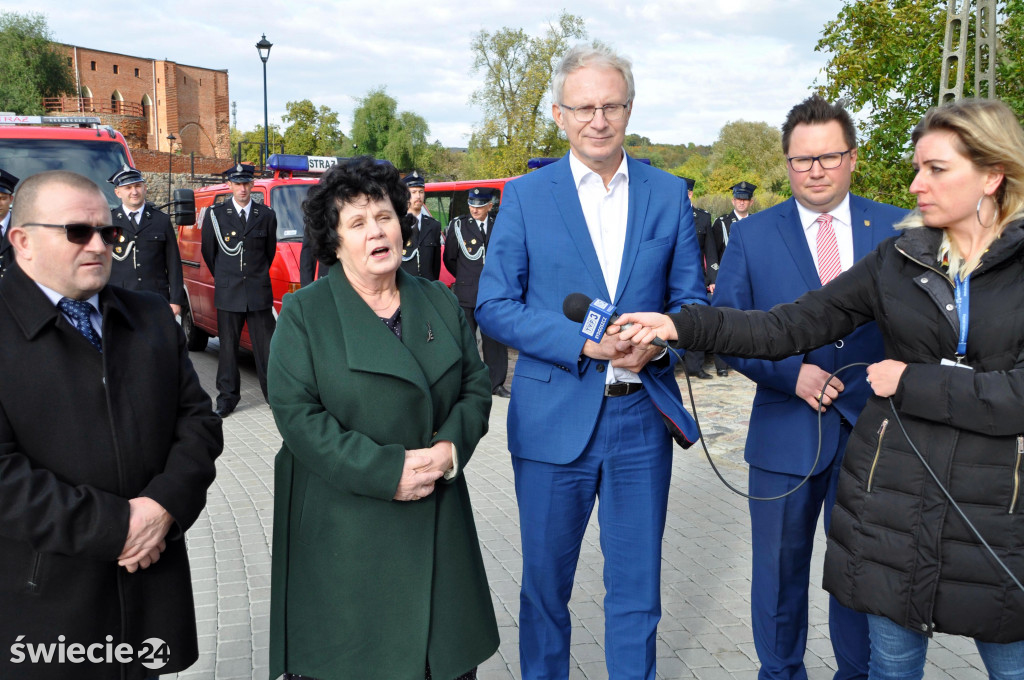 Kandydaci PiS przekazali czeki dla OSP