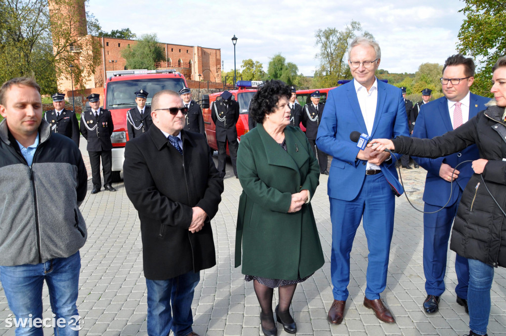 Kandydaci PiS przekazali czeki dla OSP