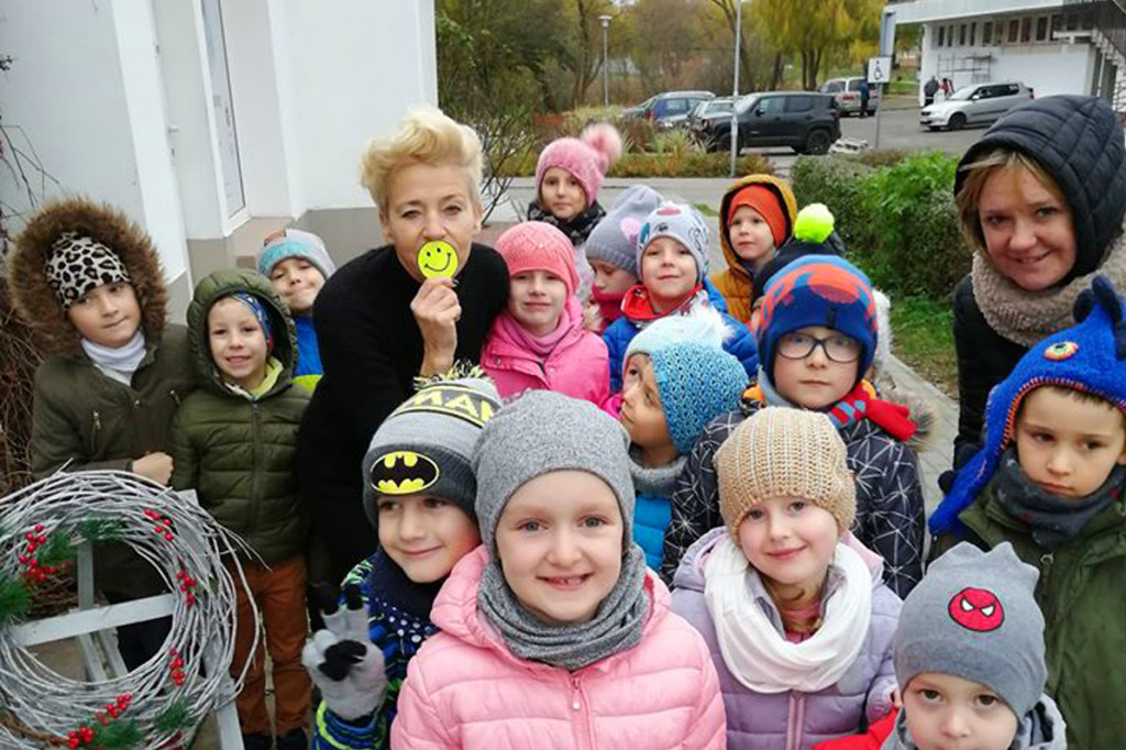 Uśmiechy rozdawane przechodniom na Mariankach