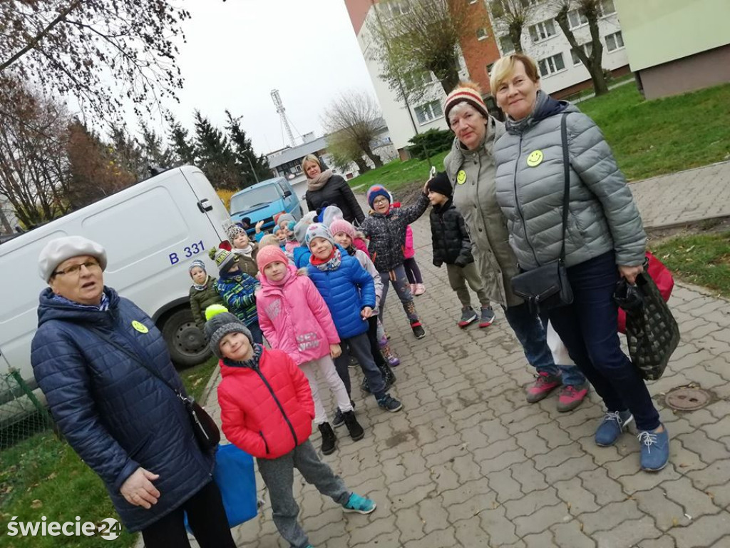 Uśmiechy rozdawane przechodniom na Mariankach