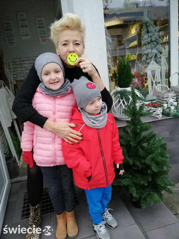 Uśmiechy rozdawane przechodniom na Mariankach