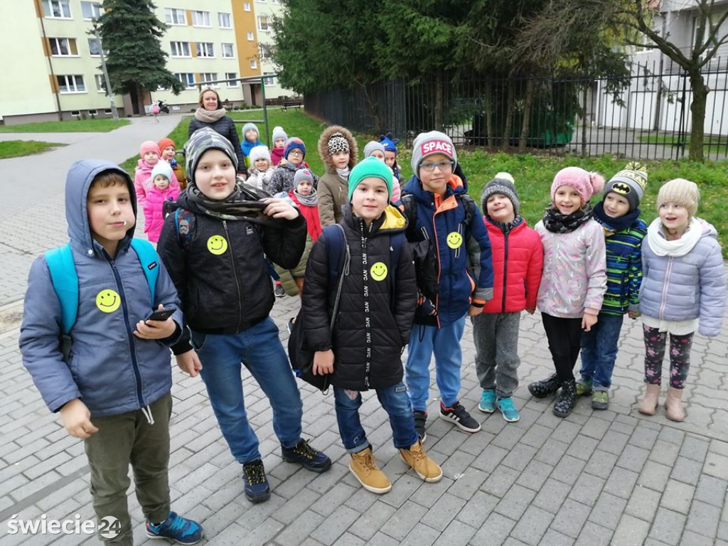 Uśmiechy rozdawane przechodniom na Mariankach