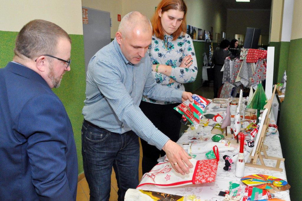 Kiermasz świąteczny w starostwie