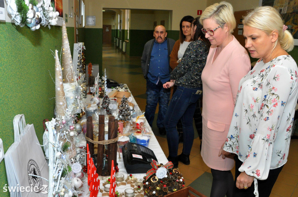 Kiermasz świąteczny w starostwie
