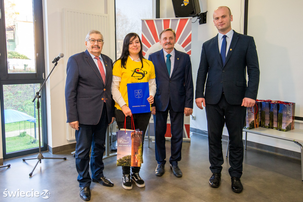 Wolontariusze nagrodzeni przez burmistrza