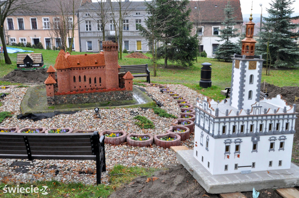Trzy nowe budowle w Parku Miniatur. Imponujące