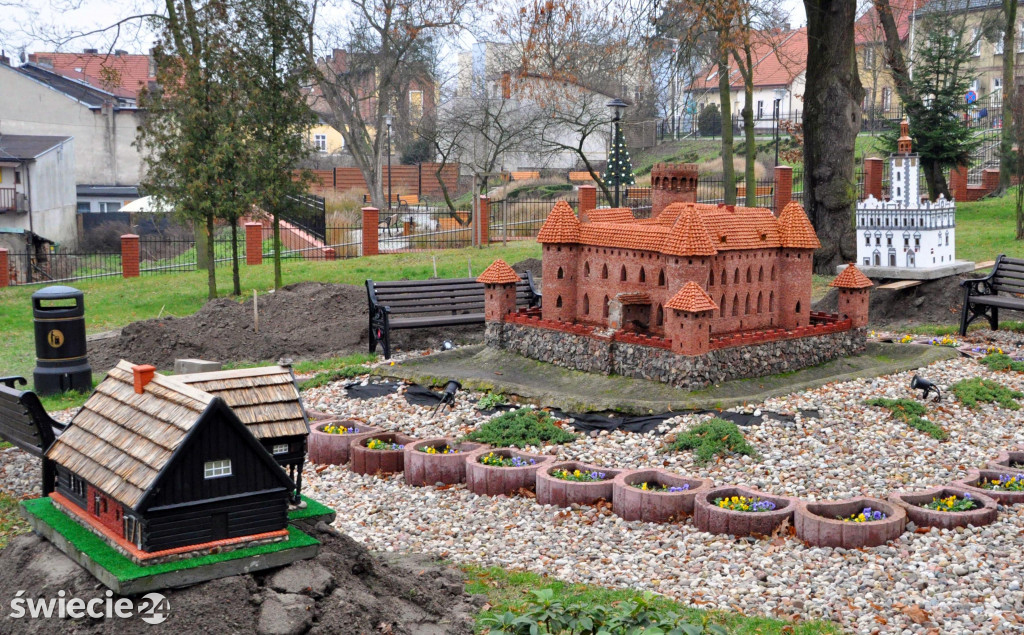 Trzy nowe budowle w Parku Miniatur. Imponujące