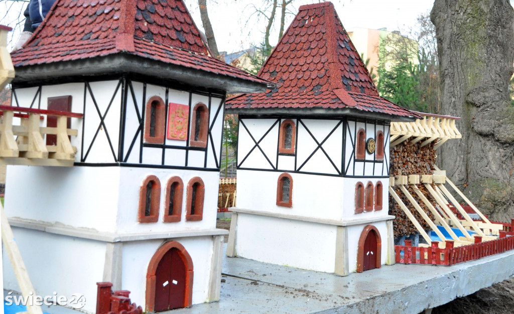 Trzy nowe budowle w Parku Miniatur. Imponujące