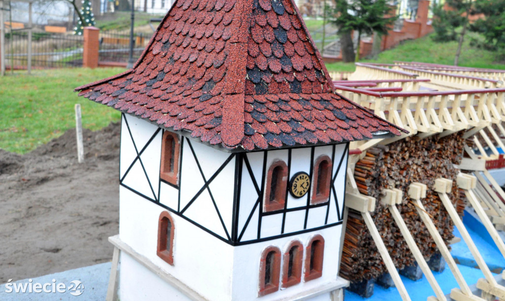 Trzy nowe budowle w Parku Miniatur. Imponujące
