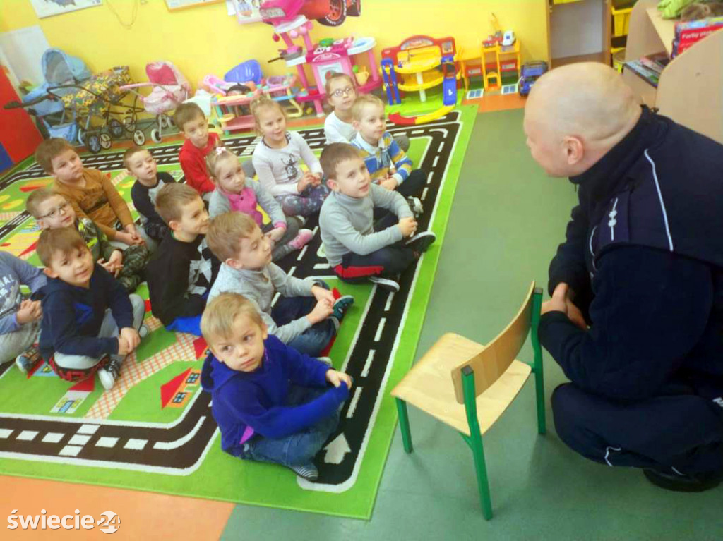Policjanci rozmawiali z młodymi o demoralizacji