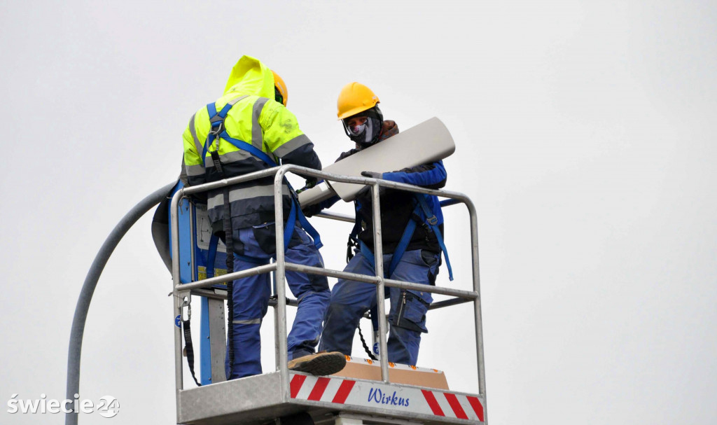 Kolejne ulice Świecia mają nowe lampy