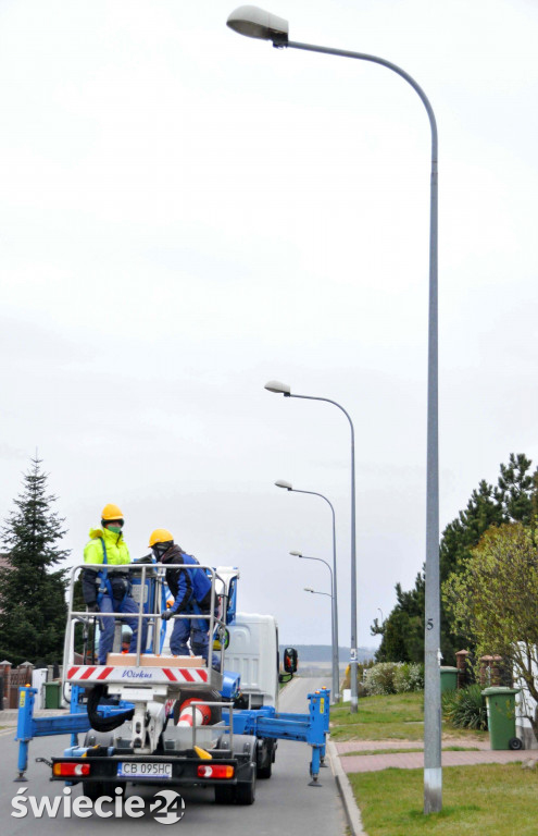 Kolejne ulice Świecia mają nowe lampy