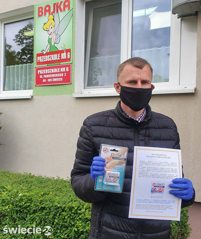 Stemplują dłonie, a dzieci myją aż wirus zniknie!
