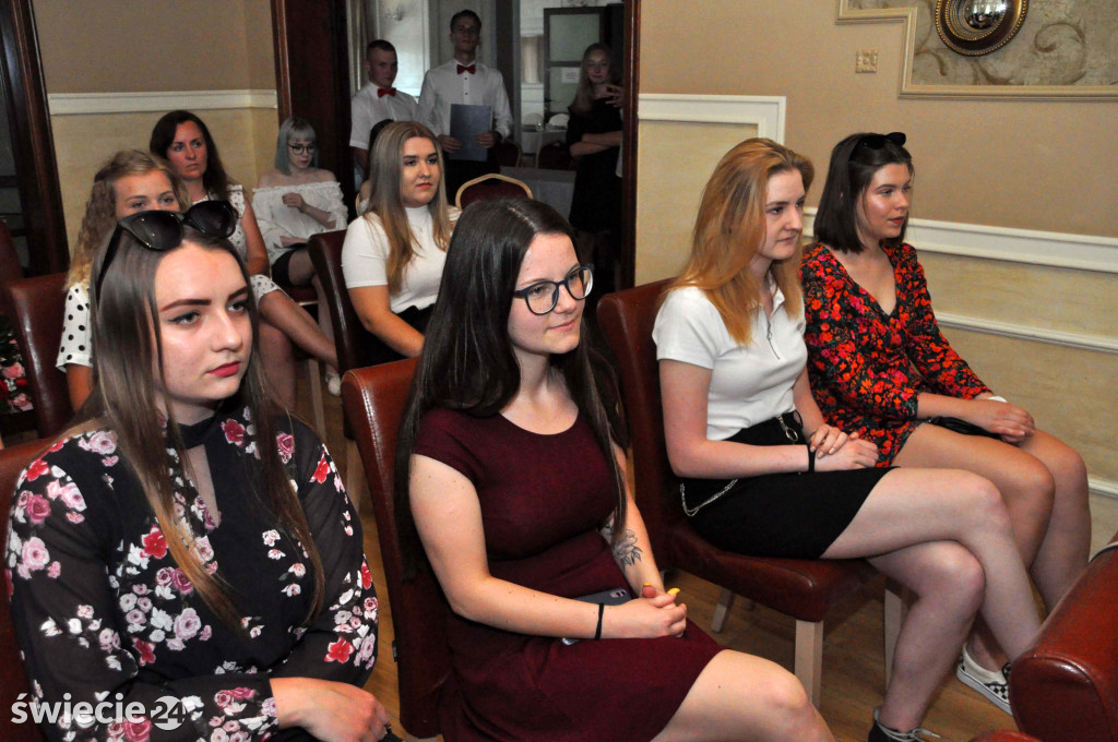 Zakończenie szkoły dla maturzystów w Białym LO