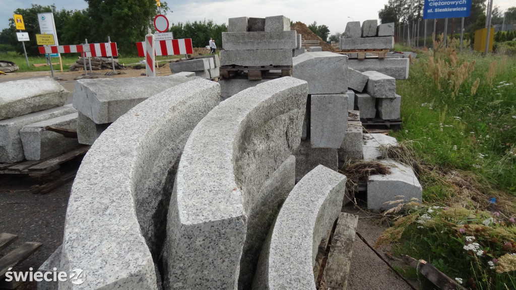 Rondo przy szpitalu nabiera kształtów