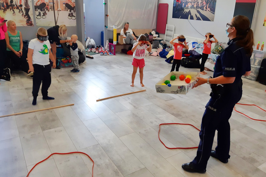 Policjantki na półkoloniach Kangoo Jumps