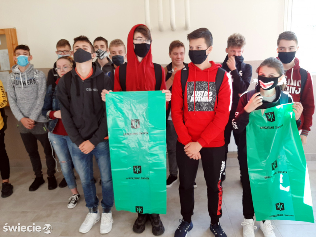 Uczniowie ZSP na akcji Sprzątanie świata