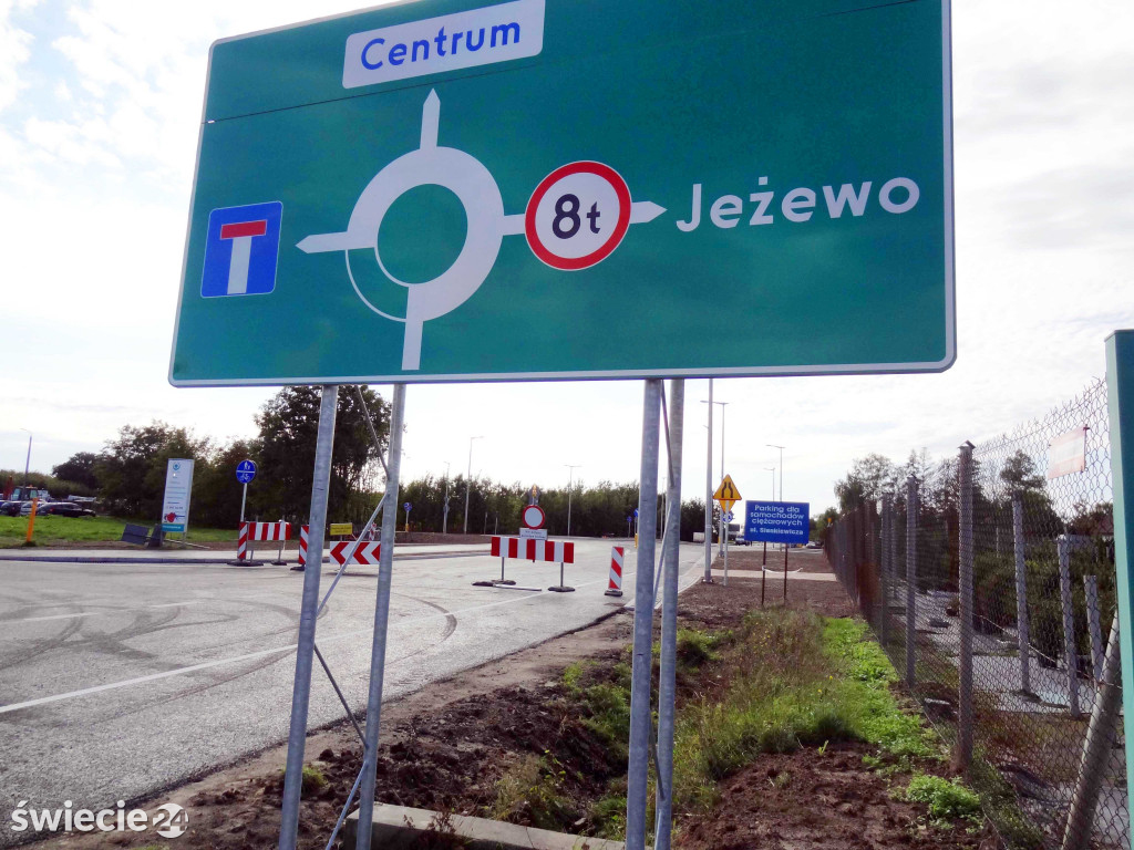 Rondo przy szpitalu prawie gotowe