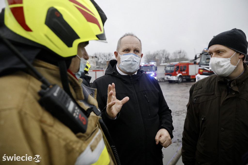 Dogasa pożar składowiska opon w Raciniewie
