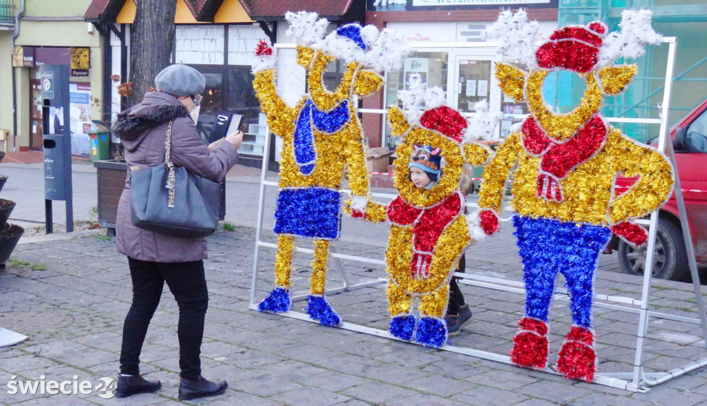 Nowe ozdoby świąteczne ustroją Świecie