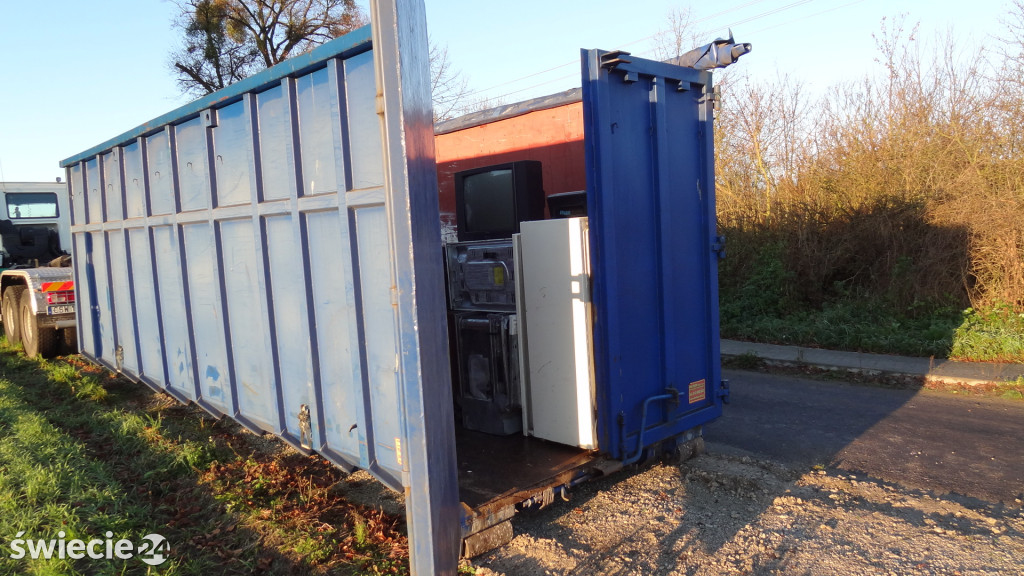 Mobilna zbiórka odpadów problemowych w gminie Świecie