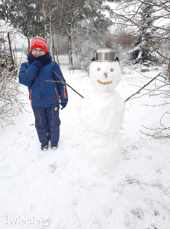 Jest śnieg to lepi się bałwany. Fotki Czytelników