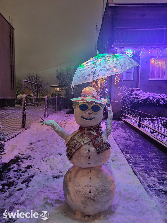 Jest śnieg to lepi się bałwany. Fotki Czytelników